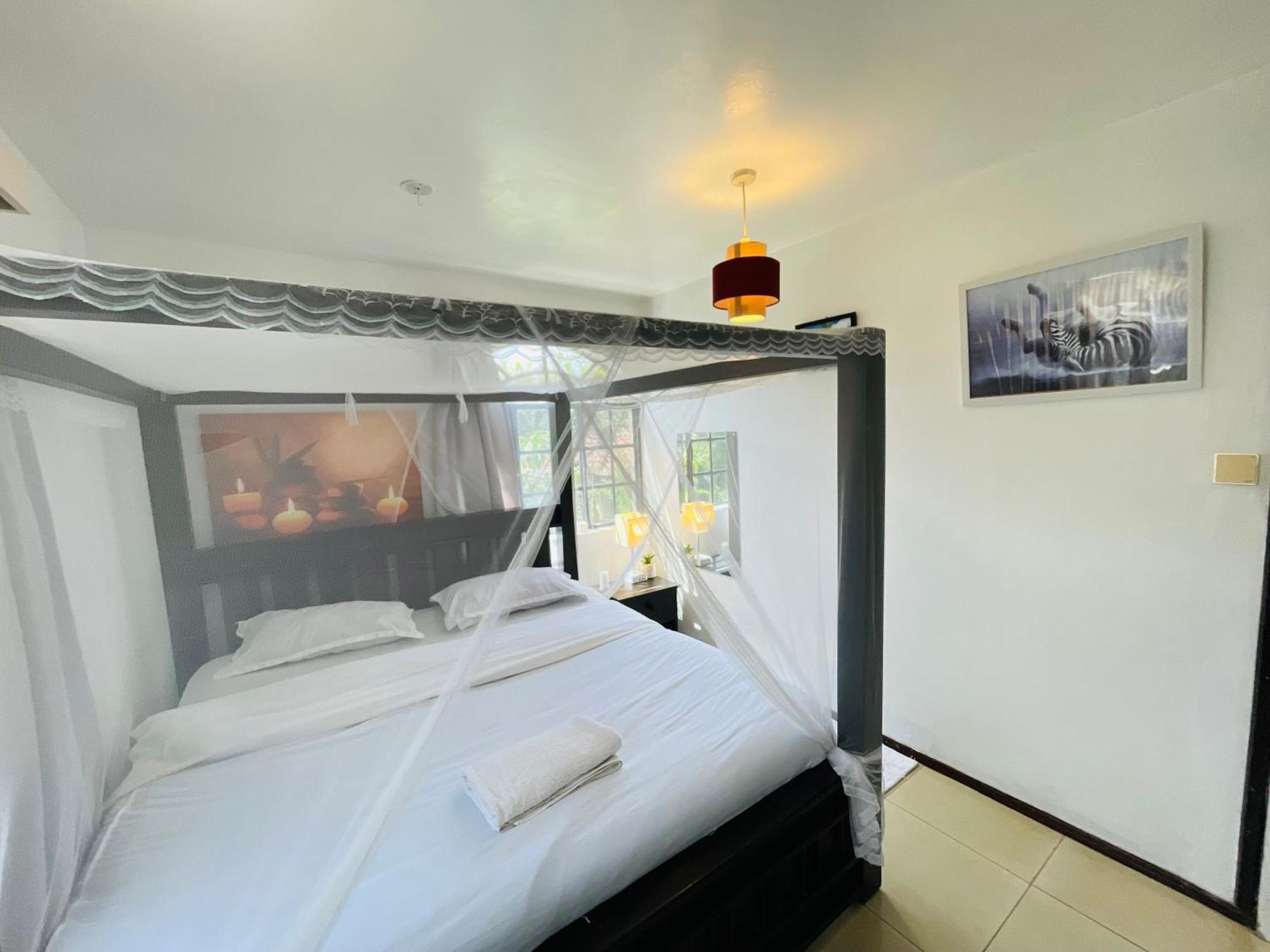 Modern Luxe Apartment With King Bed In Karen Nairobi Buitenkant foto